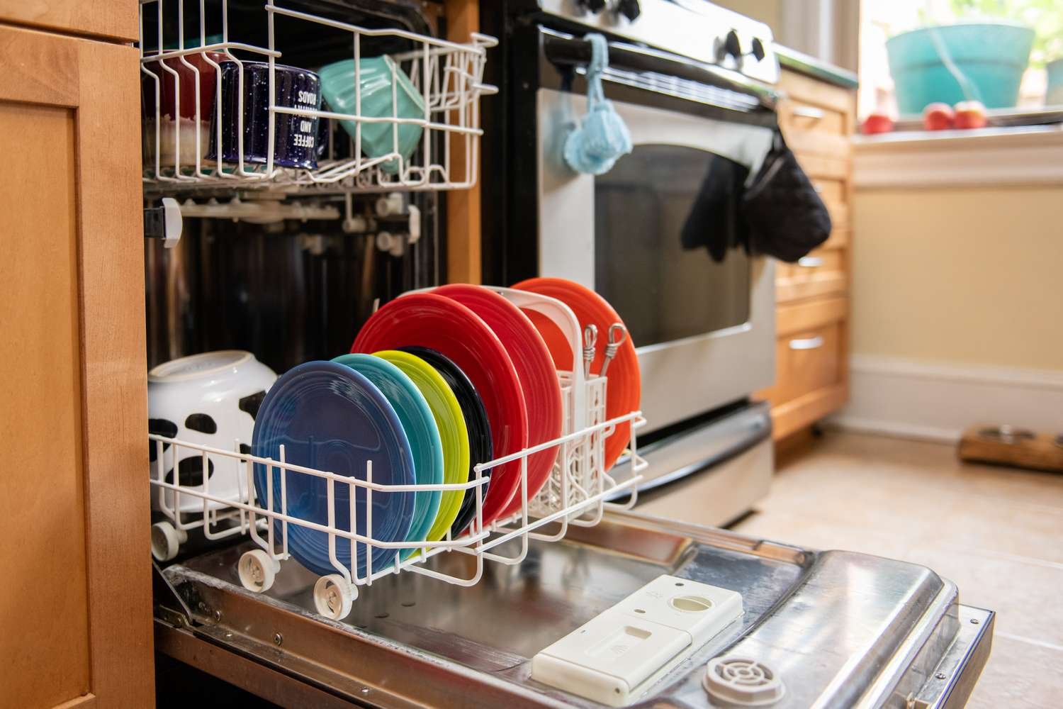 Can I Use Regular Dawn Dishsoap in My Dishwasher Instead of Dishwasher Detergent?